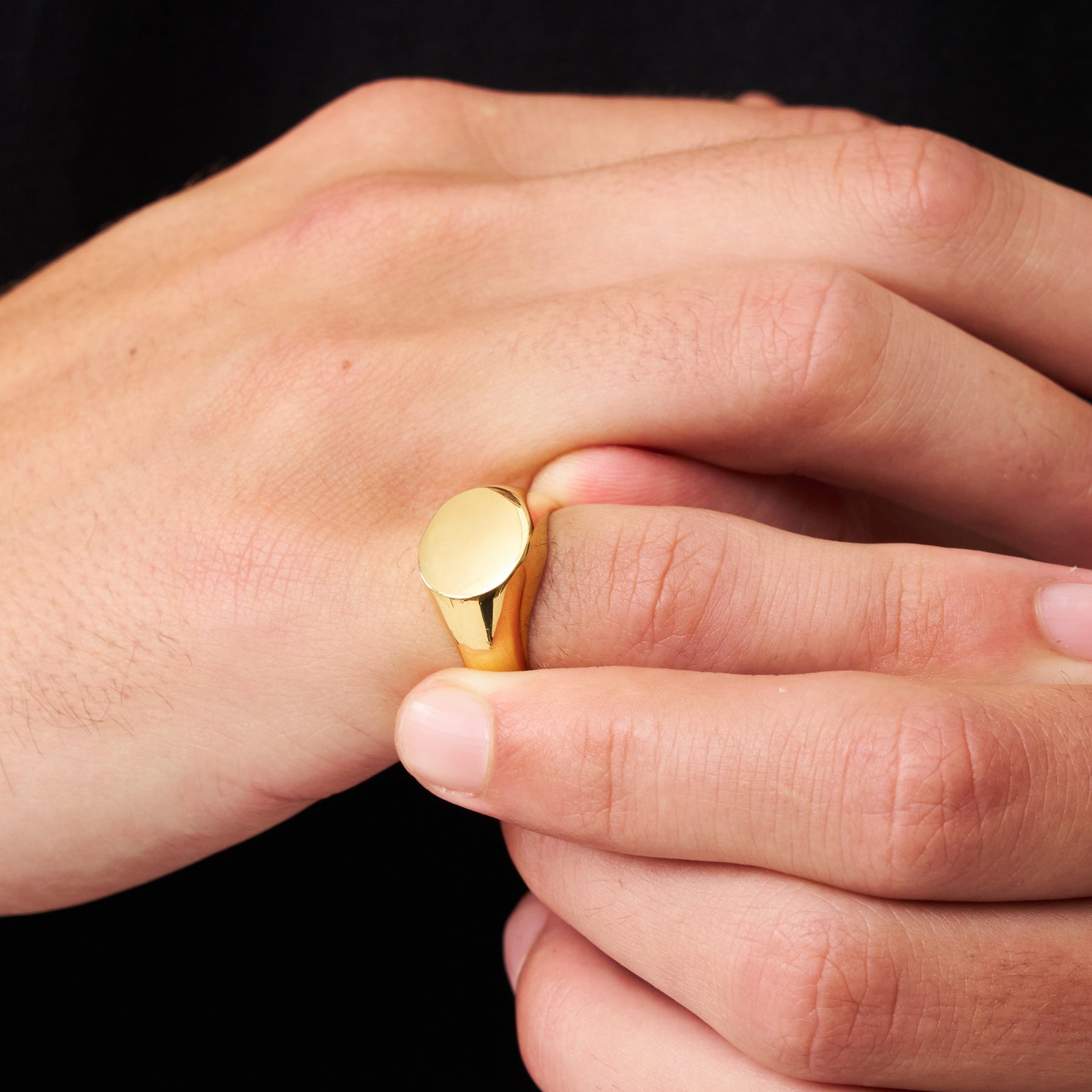 Round Signet Ring (Gold)